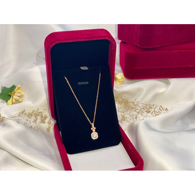 

Necklace Box Premium