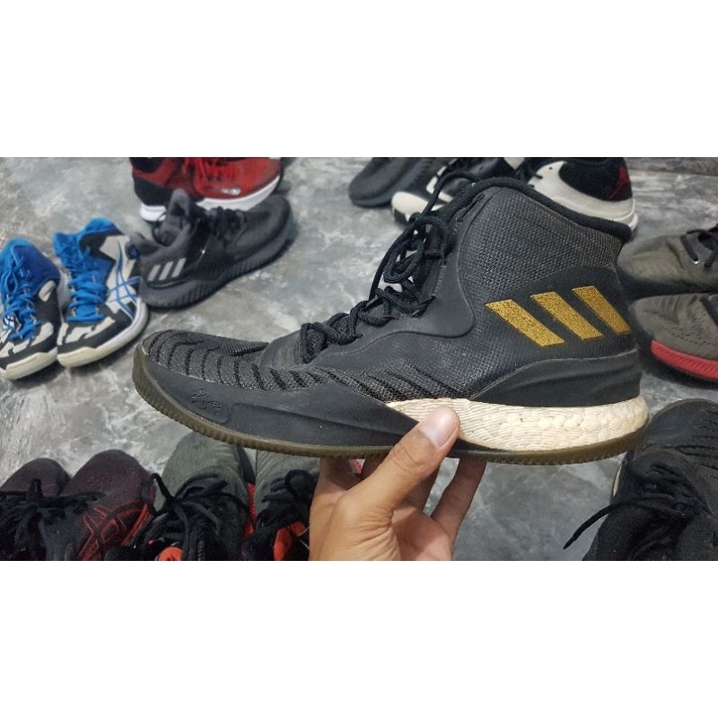 sepatu basket second 42