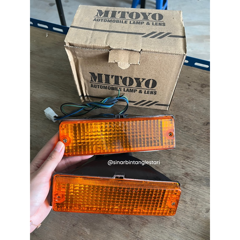 Lampu Sen Bemper Depan Chevrolet LUV KBD26 MITOYO ( Harga 1 SET )