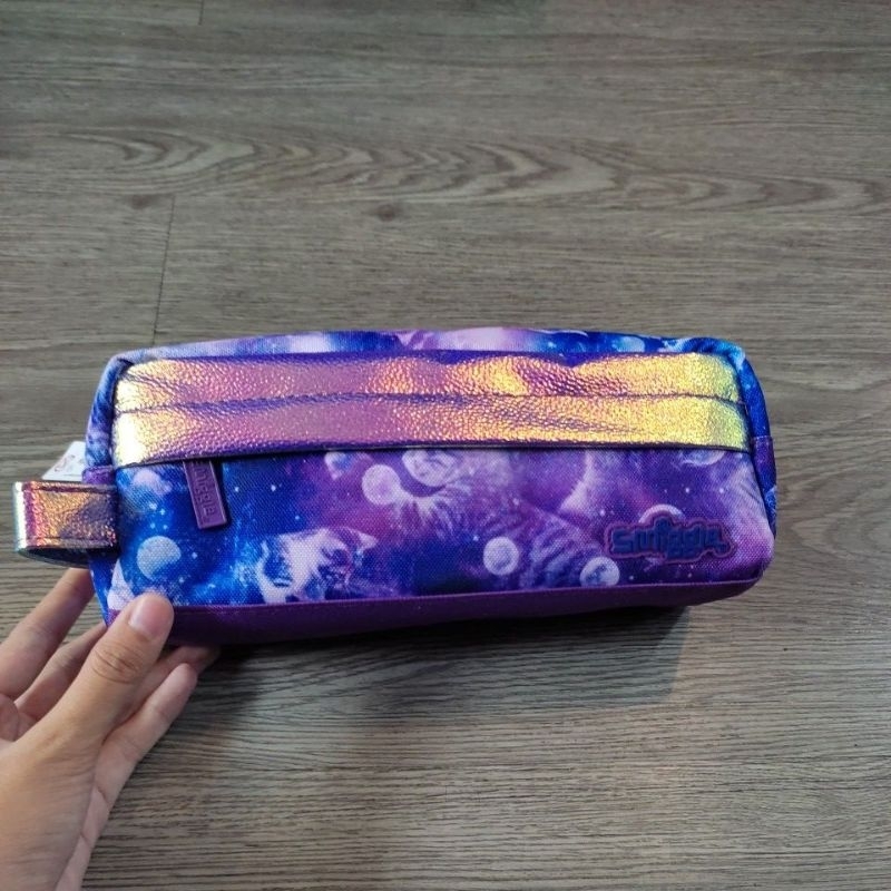 

Tempat pensil smiggle