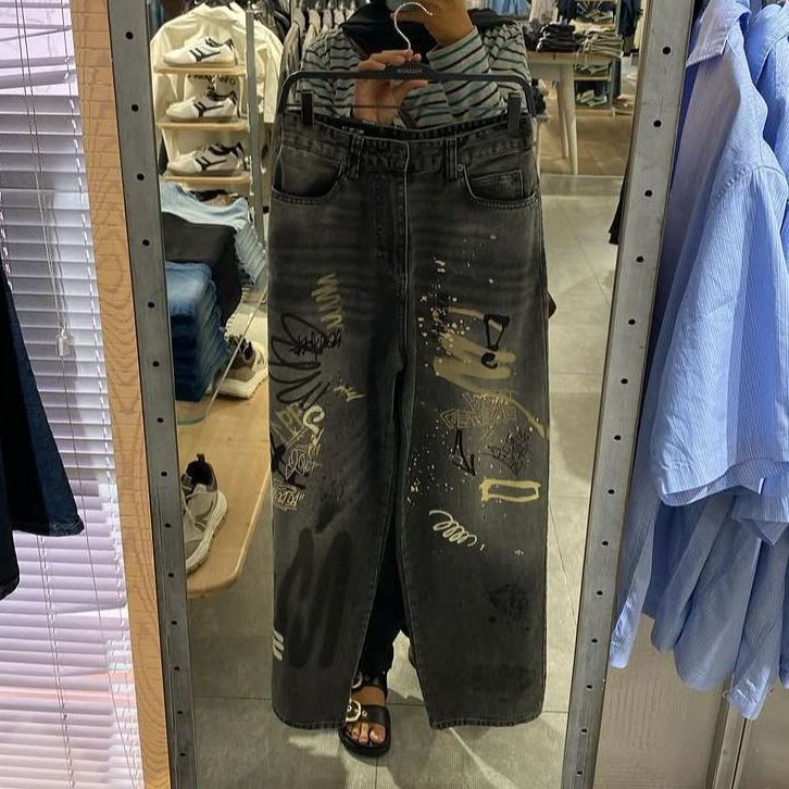 CELANA BERSHKA DENIM MOTIF PRIA