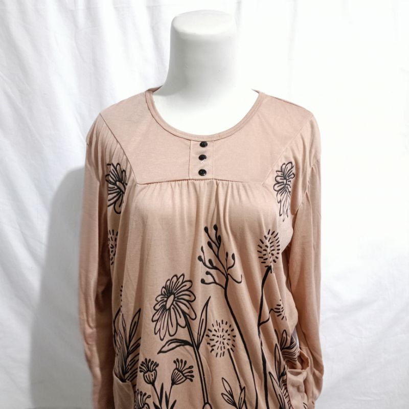 Kaos Oversize Warna Motif Bunga Daun Lengan Panjang Wanita