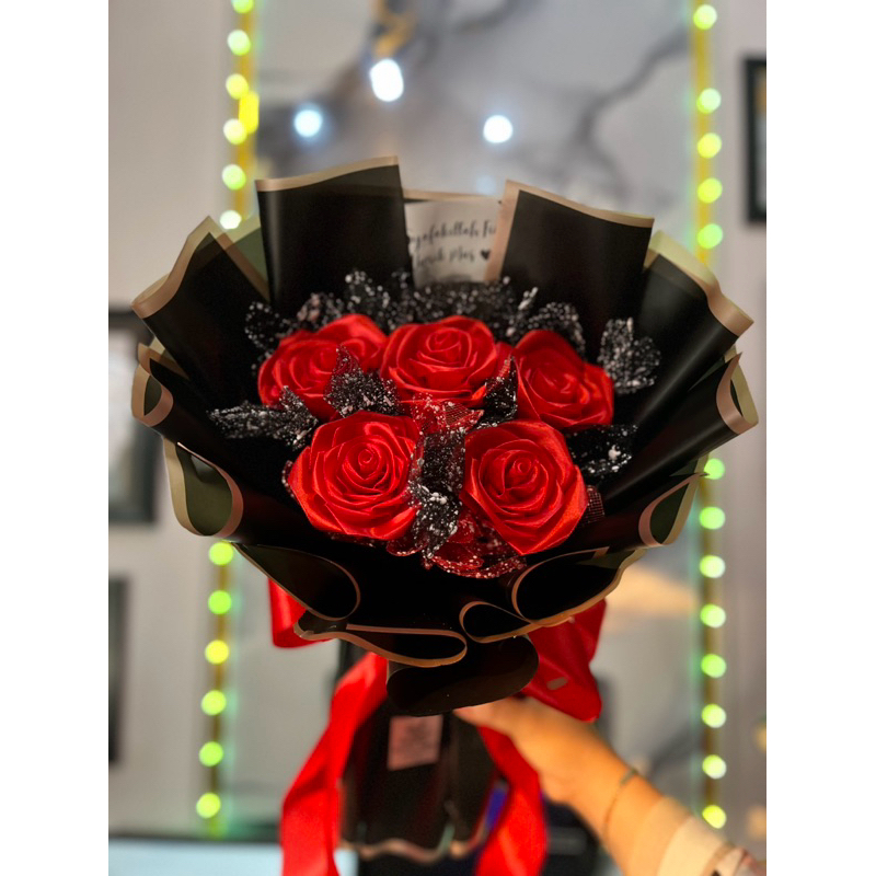 Buket wisuda Buket wisuda bunga satin