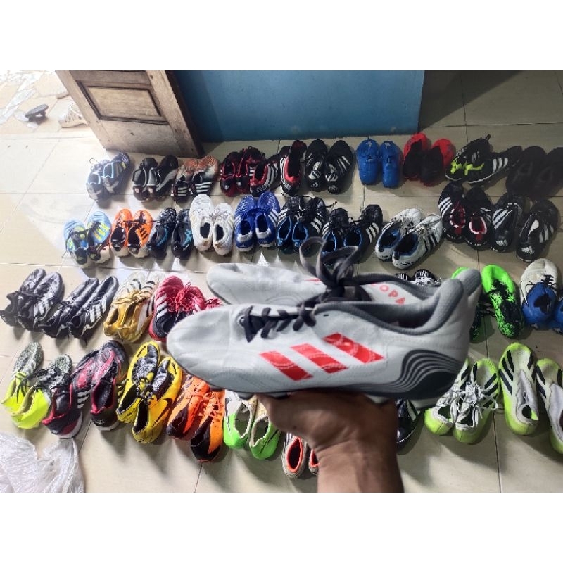 Sepatu sepak bola seken original