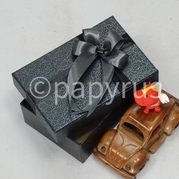 

PAPYRUS Kombinasi 10x15 Tinggi 5cm Kotak Kado Gift Box V1