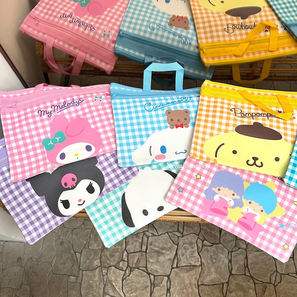 

Meriyah Storee - Tas Dokumen Map Resleting Sanrio Hello Kitty Pochacho Cinnamorol Kuromi Melody