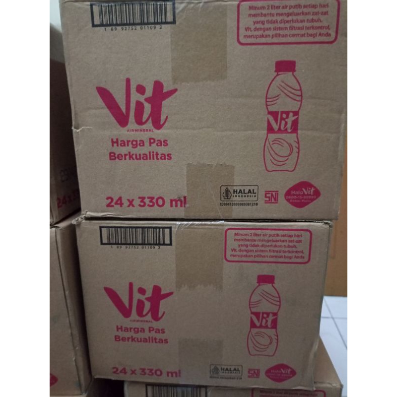 

AIR MINUM MERK VIT ISI 330 ML (1 KOTAK ISI 24 BOTOL)
