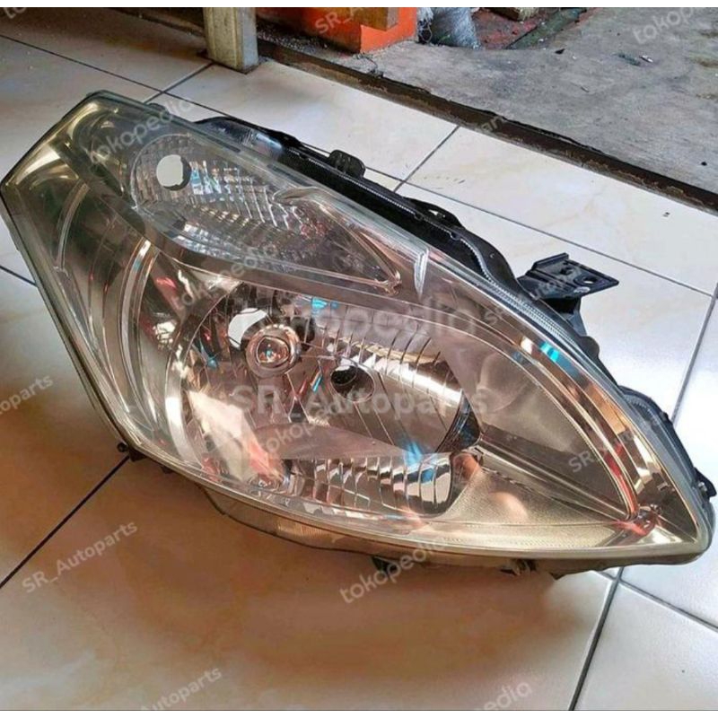 headlamp/lampu depan ertiga 2012