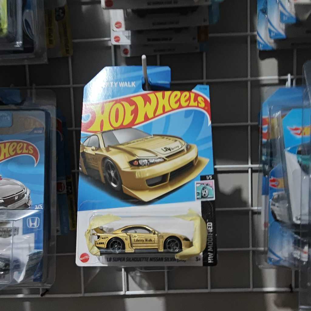 Hot Wheels LBWK Nissan Silvia S15 Gold