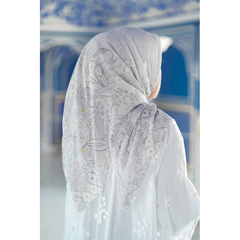buttonscarves maharani white