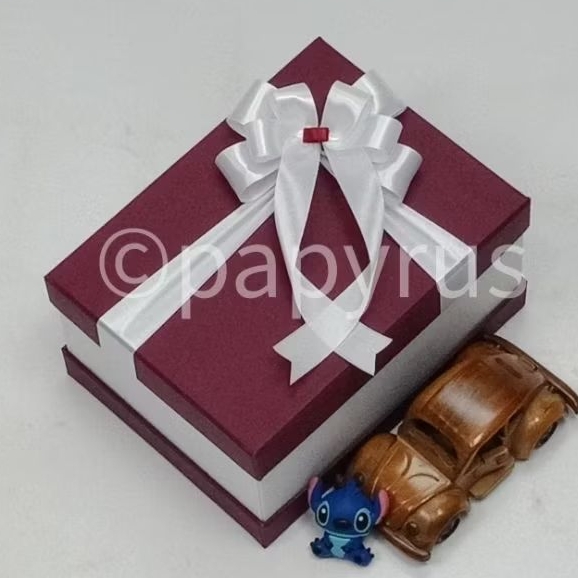 

PAPYRUS Sandwich 15x20 Tinggi 10cm Kotak Kado Gift Box Hadiah V1