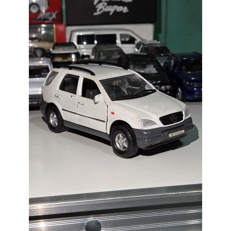 Diecast Welly Mercedes Benz ML320 skala 1:32 loose junk