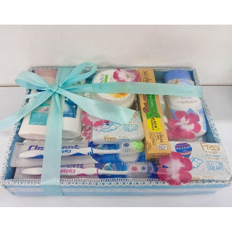 

PAKET HAMPERS KADO KOMPLIT/PAKET HAMPERS KADO WISUDA MIX