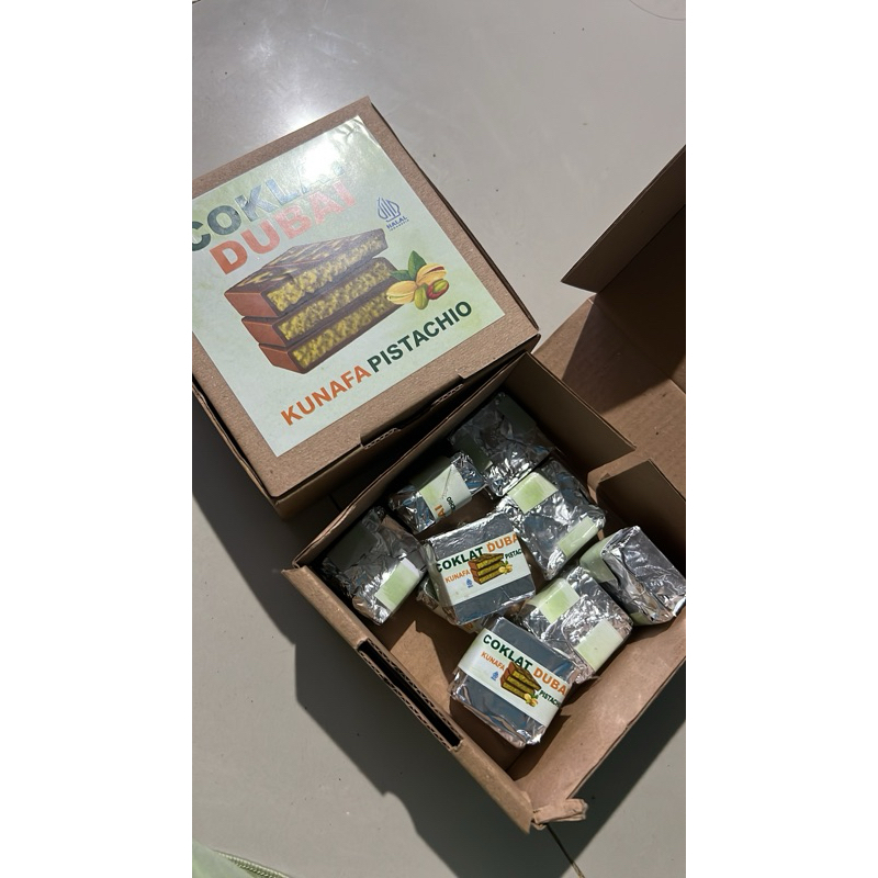 

COKELAT DUBAI MINI ISI 10
