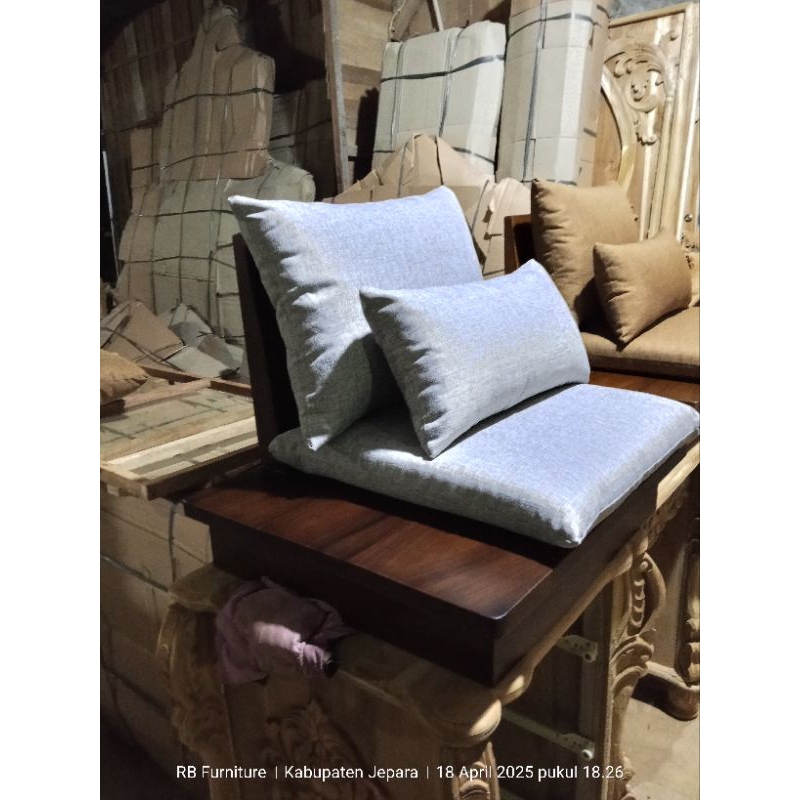 kursi lesehan kayu jati,kursi lesehan japan,kursi cafe lesehan