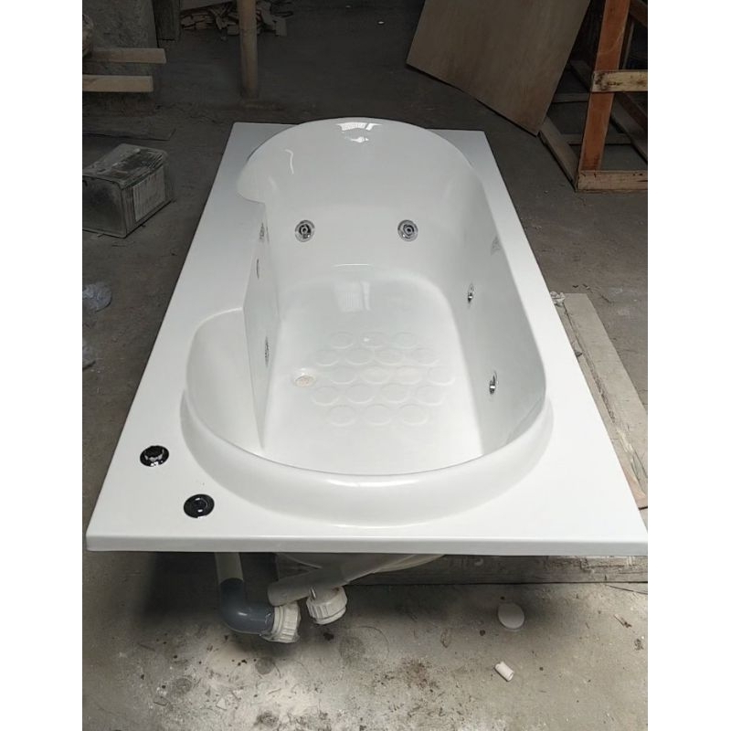 bathup avolux 180x90x45 bahan marble. sudah komplit dgn mesin jacuzzi, kran, afur, bantalan kepala