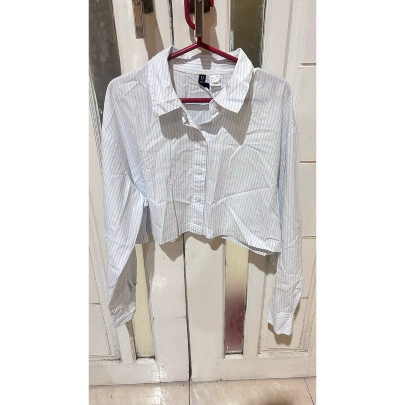 KEMEJA CROP TOP HNM (preloved)