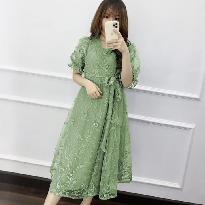 MIDI DRESS NATAL LIVINA  REKOMENDASI OUTFIT BAJU PESTA KONDANGAN WANITA GAYA KOREA BROKAT TILE IMPOR