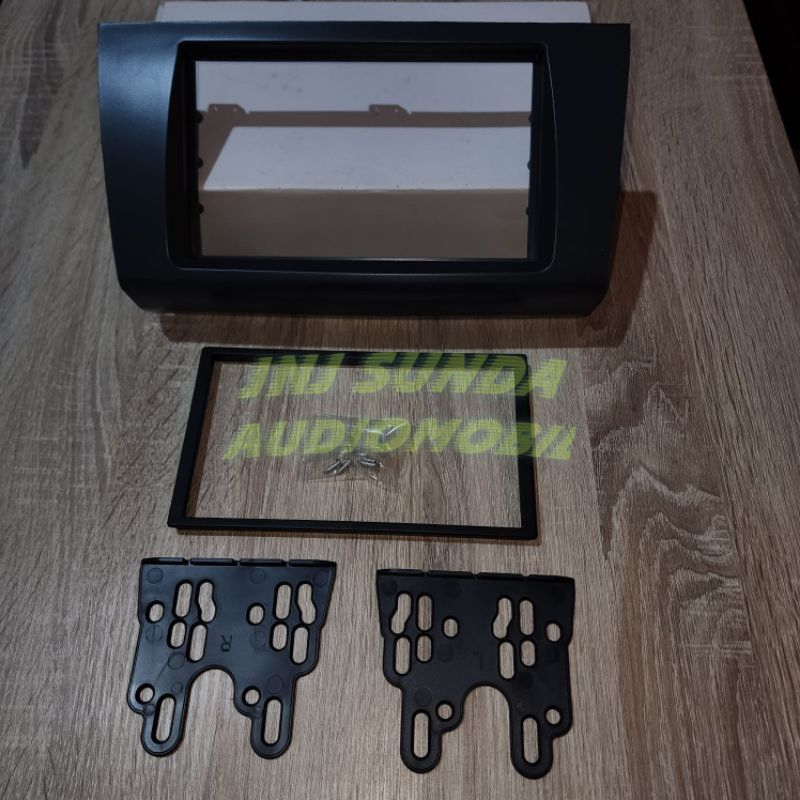 Frame head unit android 7 inch mobil suzuki swift 2005-2010