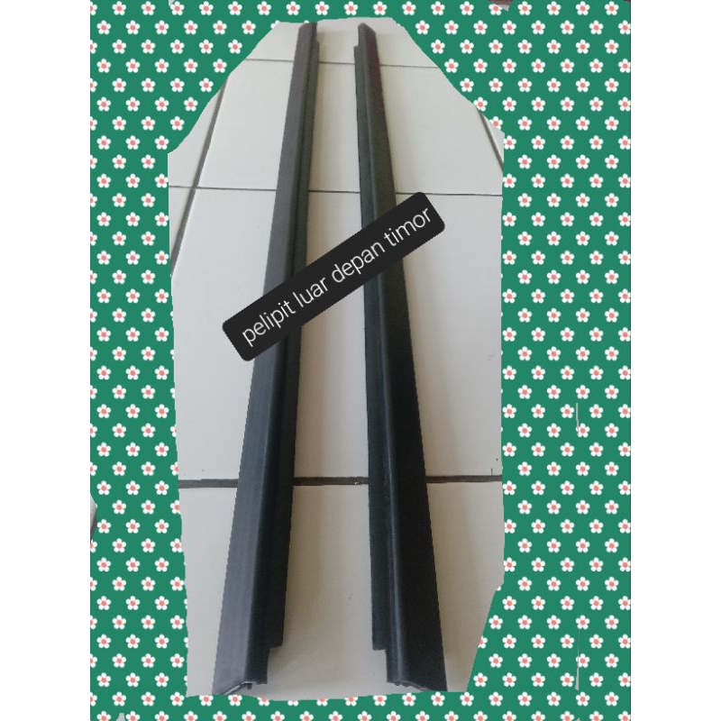 pelipit kaca luar depan timor