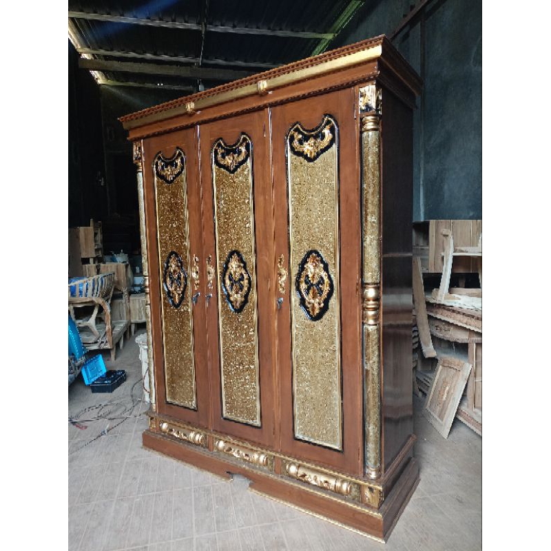 Lemari Pakaian Kayu Jati 3Pintu
