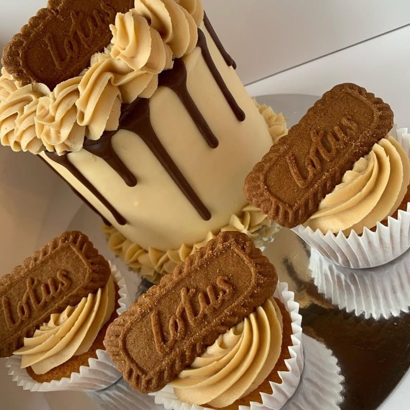 

Birthday Cake with Lotus Biscoff