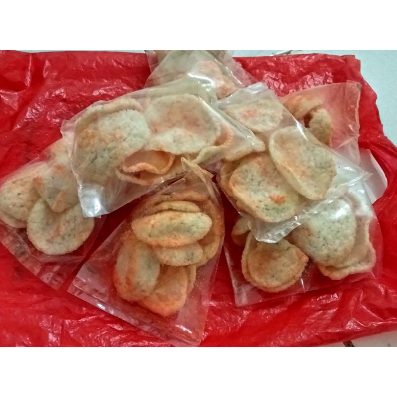 

keripik pangsit Amelia