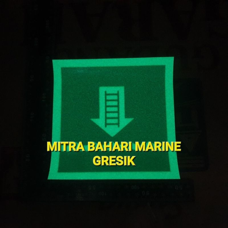 

Stiker IMO Symbol IMPA 334054 Embarkation Ladder Ukuran 15x15cm Glow In The Dark
