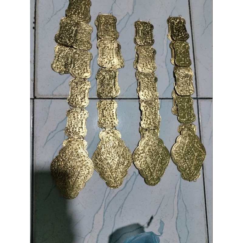 aksesoris ikat pinggang