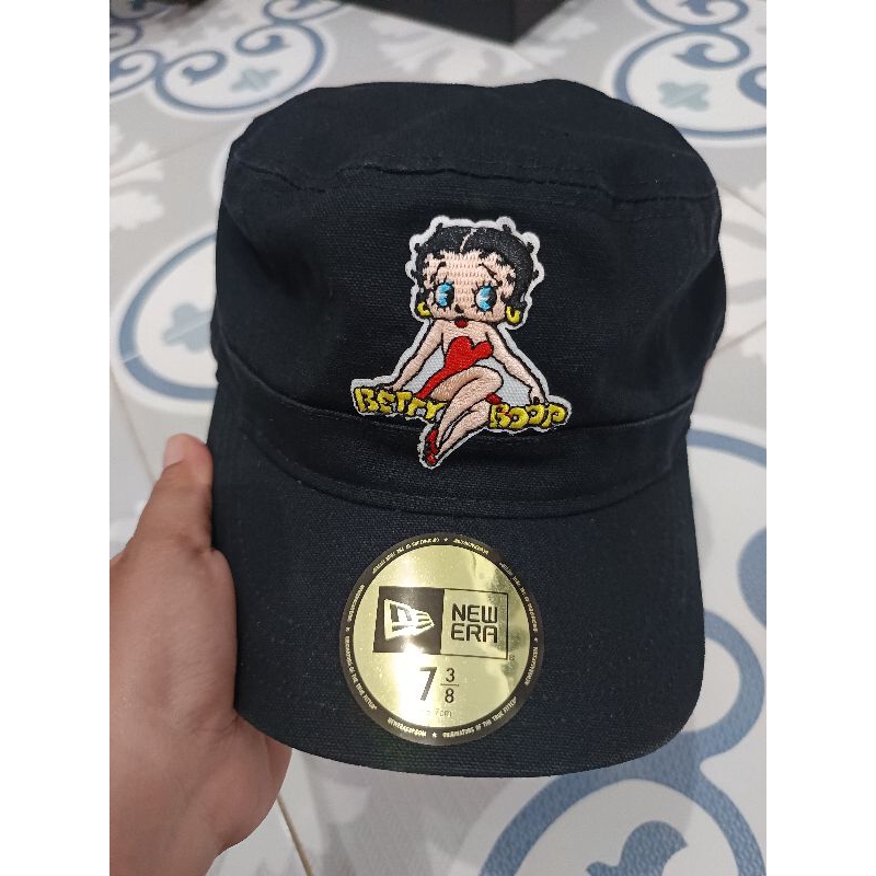Topi Betty Boop Hitam
