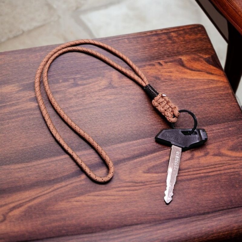 Gantungan kunci motor tali panjang