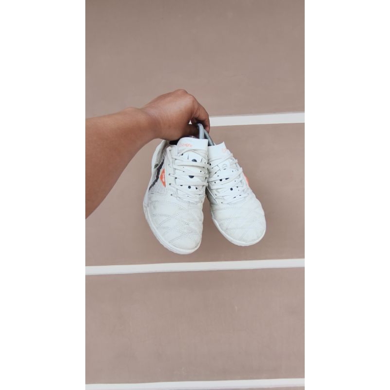 sepatu futsal bekas/second ortus v2