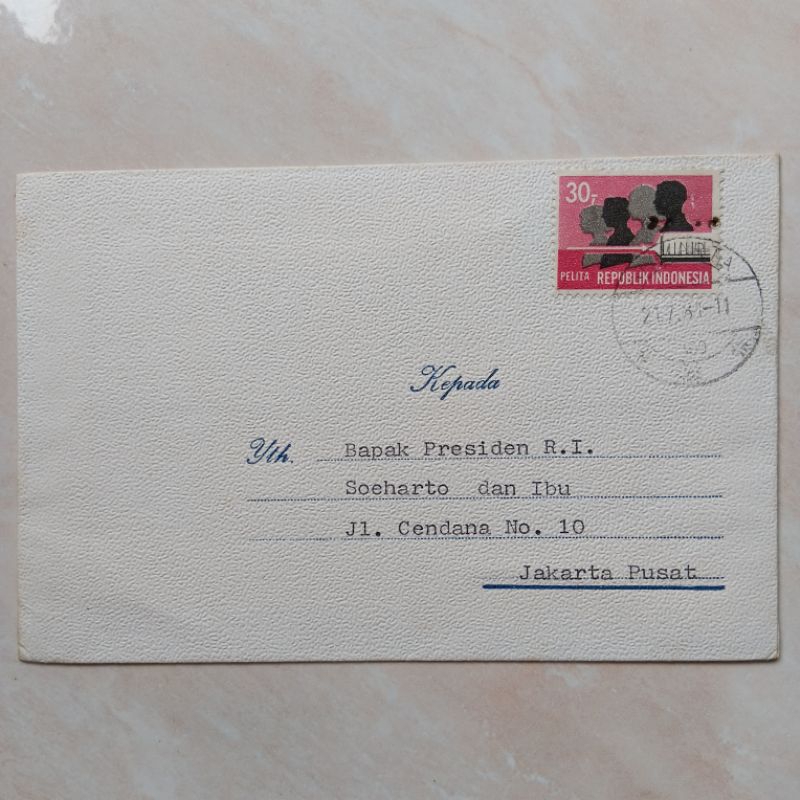 

Koleksi Korespondensi Filateli Jadul Sampul ke Bapak Soeharto dan Ibu 1981 - YN2393