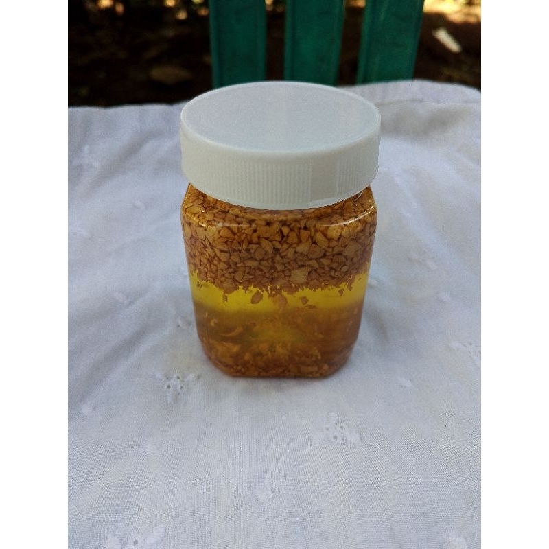 

Garlic oil / Minyak bawang putih