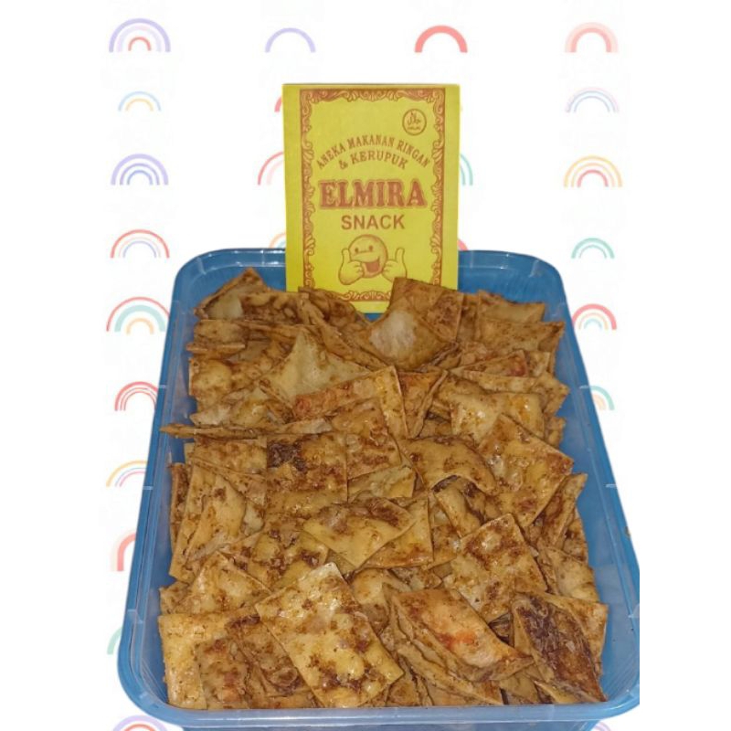 

100 gram keripik pangsit pedes,keripik pedes,pedes manis.