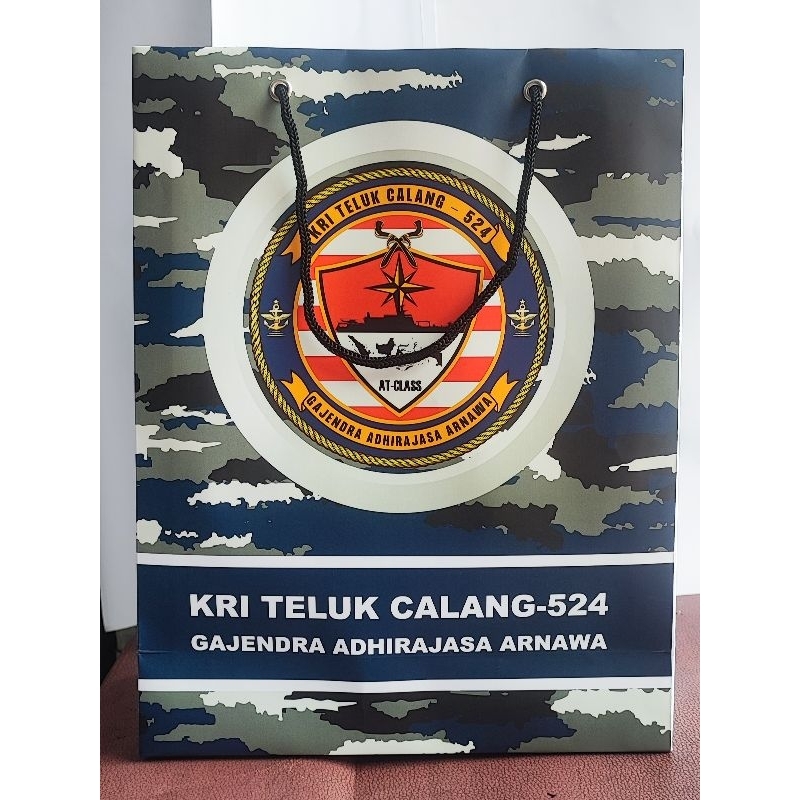 

Paper Bag tinggi 34cm lebar 24cm