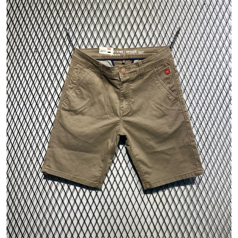 Celana Pendek Level Nine