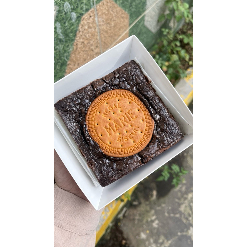 

brownies baby lumer 10x10 topping Marie regal