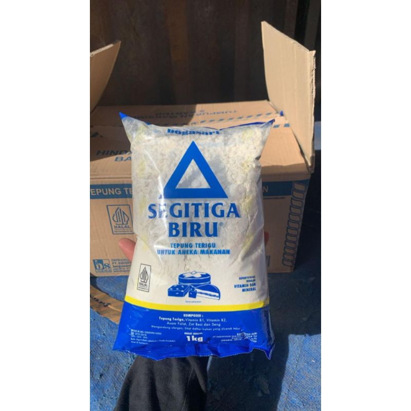 

Tepung Terigu Segitiga Biru Ekonomis 1kg