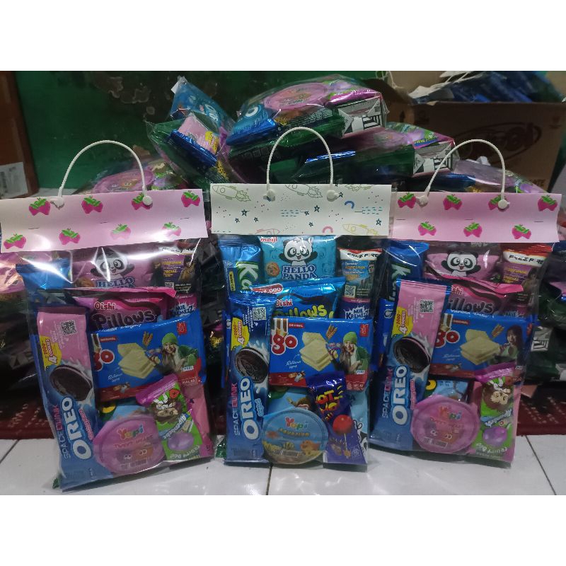 

Paket Snack Anak tas jinjing murah bisa segala acara ulang tahun/wisuda/natal