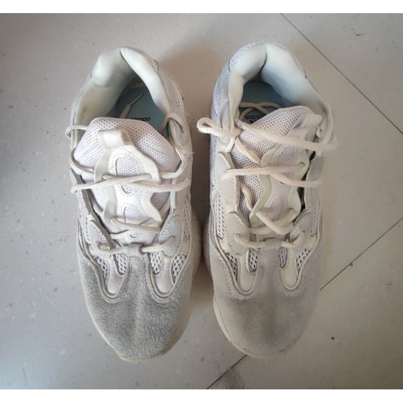 Sepatu Adidas Yeezy Second Preloved