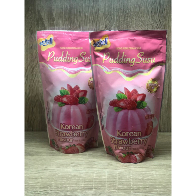 

Puding susu Koerean Nutrijell Strawberry
