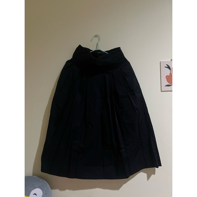 [preloved] ZARA Women Skirt Pleated Black