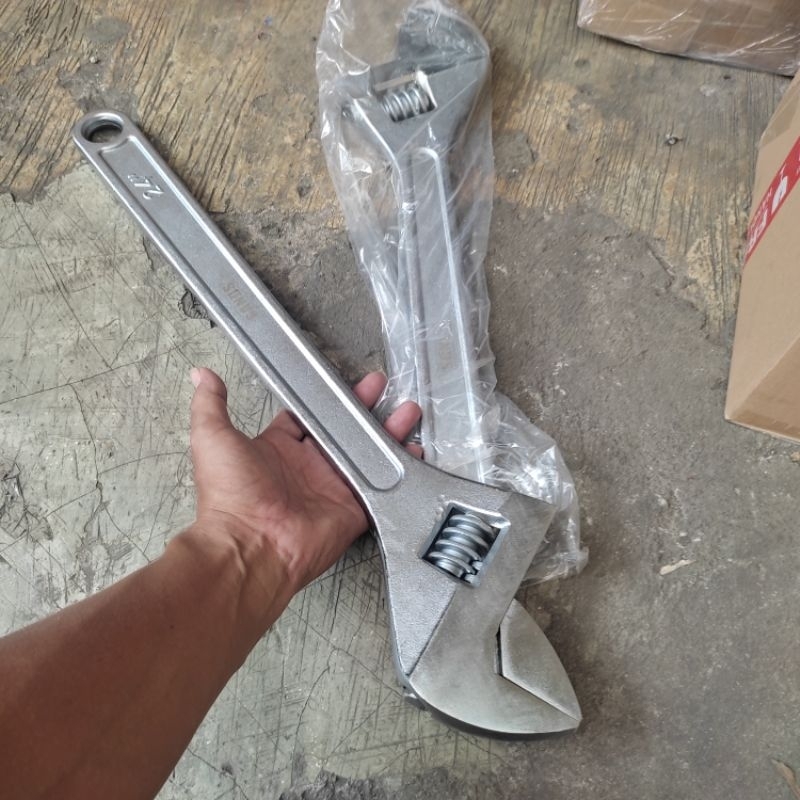 Kunci inggris 24 inch /600 mm SANDS