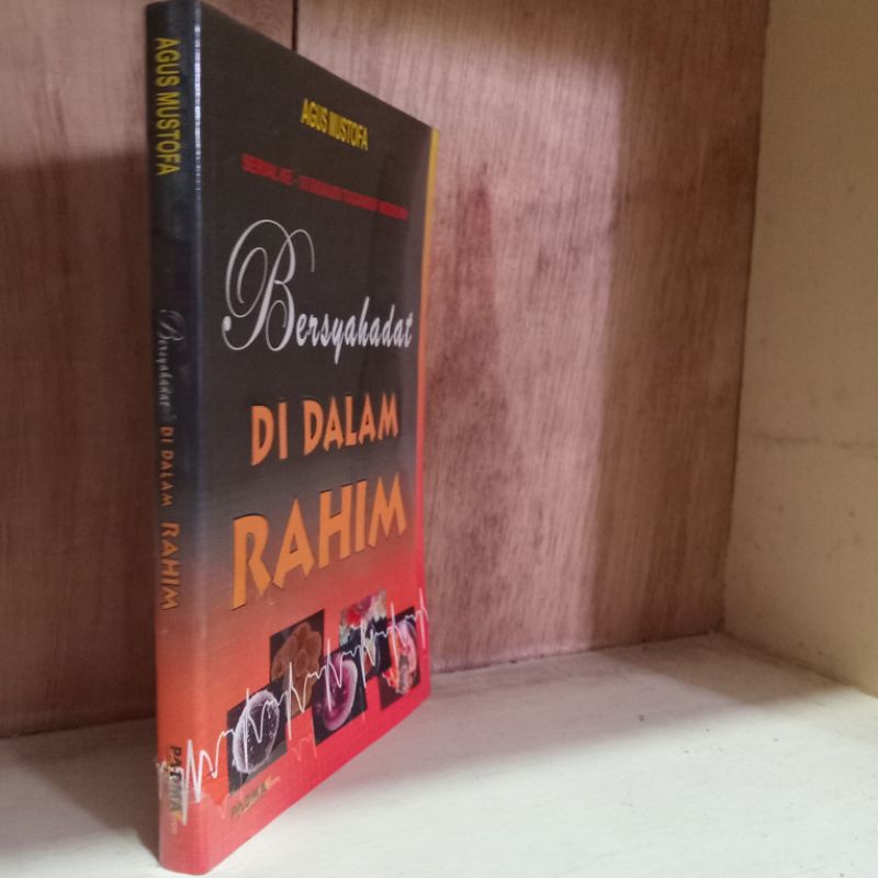 buku bersyahadat di dalam Rahim