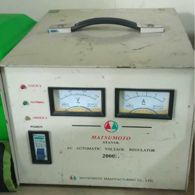 stafolt/stabilizer listrik 220v 2000watt