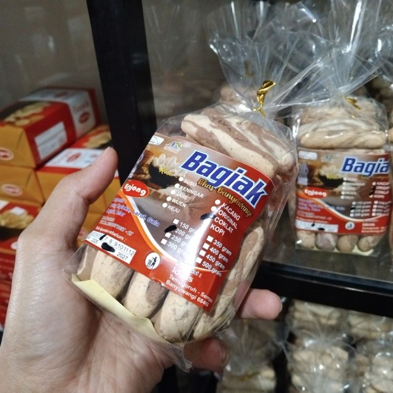 

Bagiak Kuncung Rasa Coklat Enjong 180gr – Camilan Tradisional Banyuwangi Renyah Manis Beraroma Coklat, Oleh-Oleh Khas dalam Kemasan Praktis
