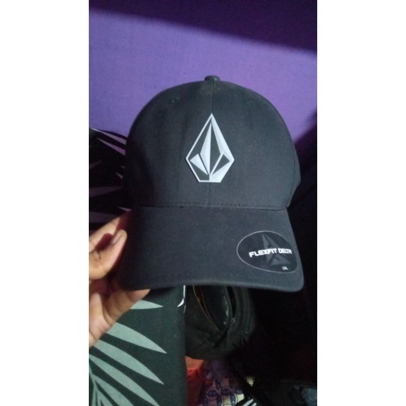 topi volcom ori