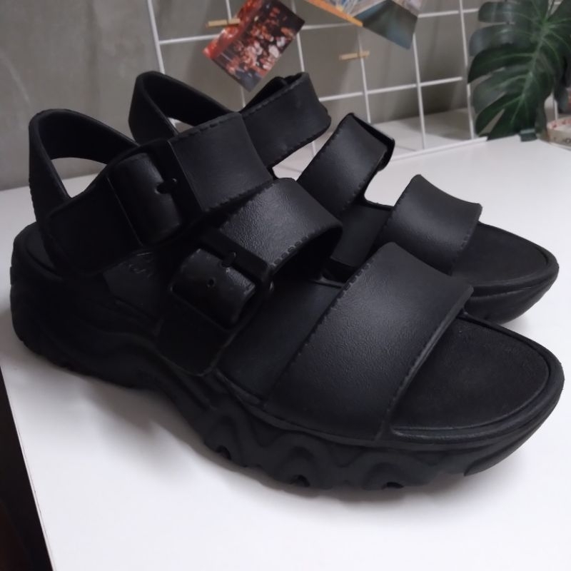 (Preloved) SKECHERS D'LITES 2.0 • SEPATU SANDAL WANITA UKURAN 37 (HITAM)/SEPATU SENDAL UMROH