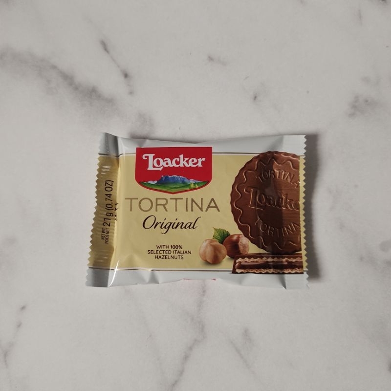 

Loacker Tortina Wafer Cokelat dengan Krim Rasa Hazelnut